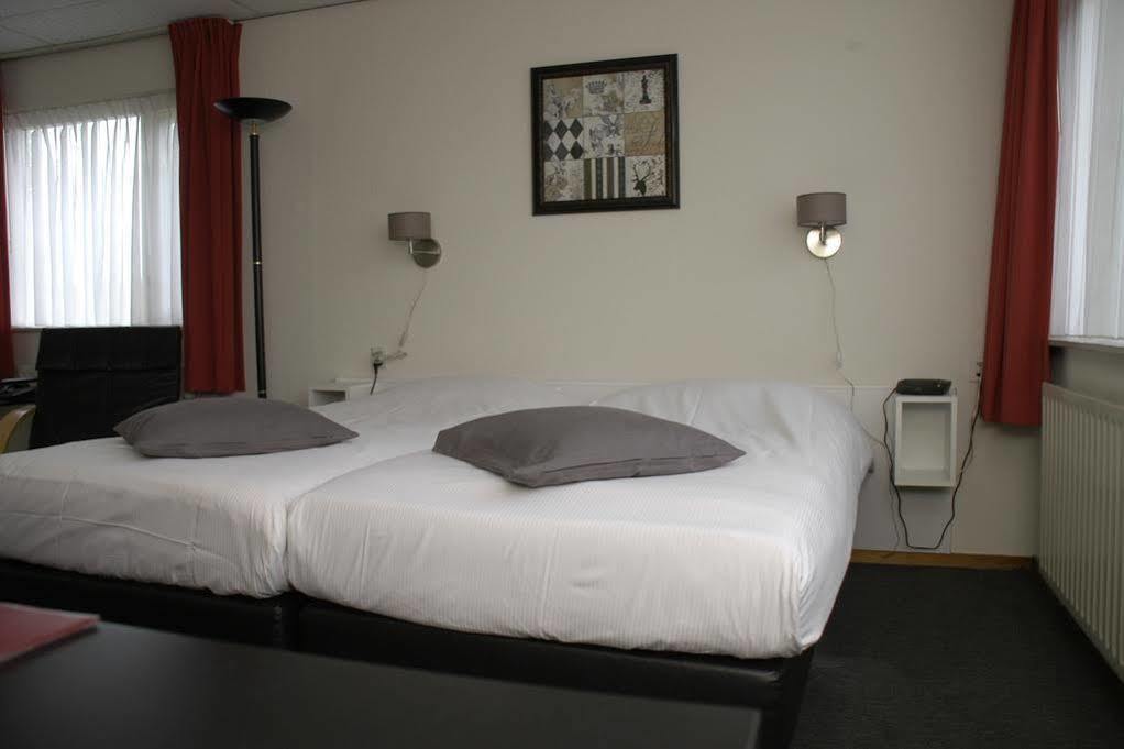 Hotel Triniteit Terneuzen Bagian luar foto